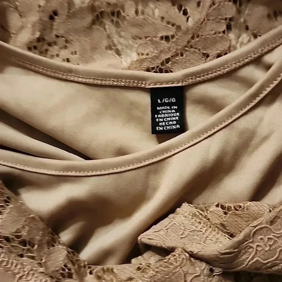 Lace Blouse with Built-in Tank - Picture 3 of 3